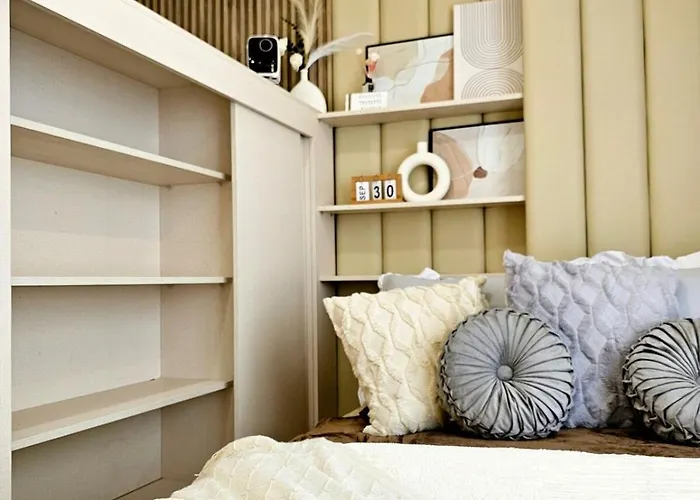 Modern Avida Towers In It Park Apartment *